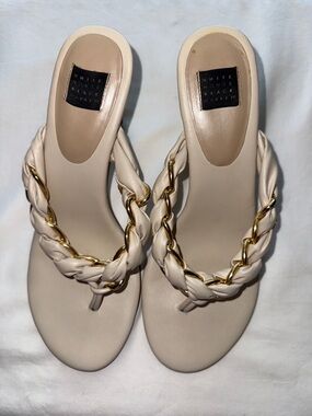 WHBM Cream Braided Chain Thong Sandals with Gold Accent Sz 8.5